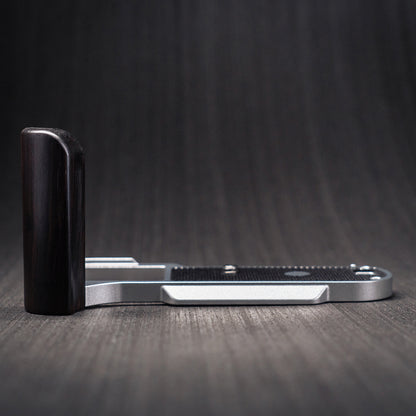 YUWOOD ウッドグリップ 一体型ベースプレート  FUJIFILM X-T50 専用 アルカスイス互換 黒檀