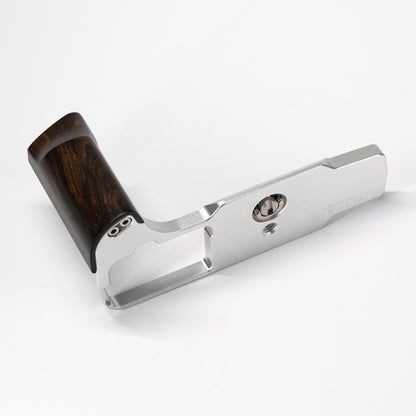 YUWOOD ウッドグリップ 一体型ベースプレート OM SYSTEM OM-5 Mark II 専用 アルカスイス互換 黒檀